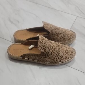 Leopard Print Slip-On Shoes